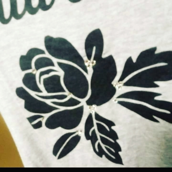 💥 CLOSET CLOSING SALE💥FREE LEGGINGS 💥 Ladies Tank Tee-NWOT - Picture 6 of 6